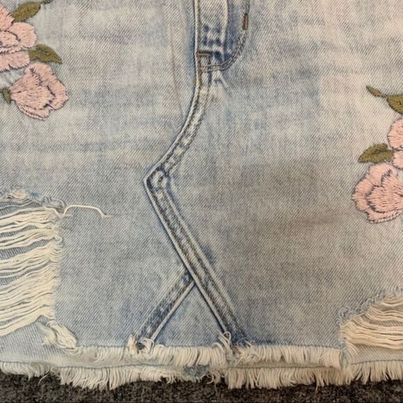 Hollister Light Wash Distressed Denim Skirt - Picture 4 of 8